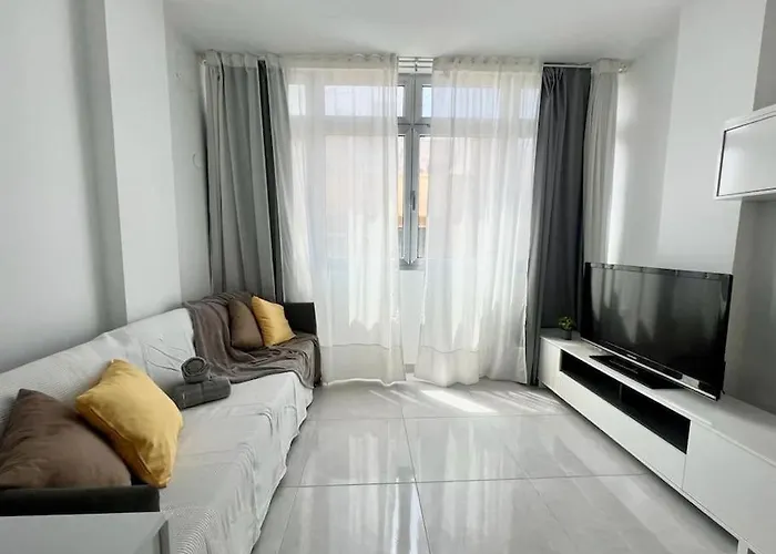 Graciano's Sea House דירה